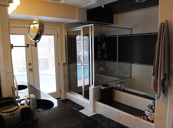 3rd image of 200 Sunflower Ave
