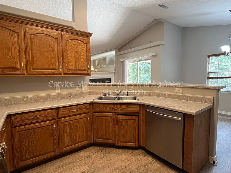 5959 Sleepy Hollow Ct — Photo 10