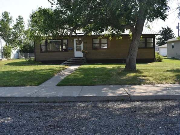 113 9th Ave SW, Choteau, MT 59422