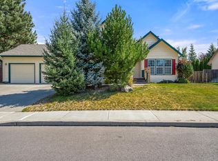 754 SE Shadowood Dr, Bend, OR 97702