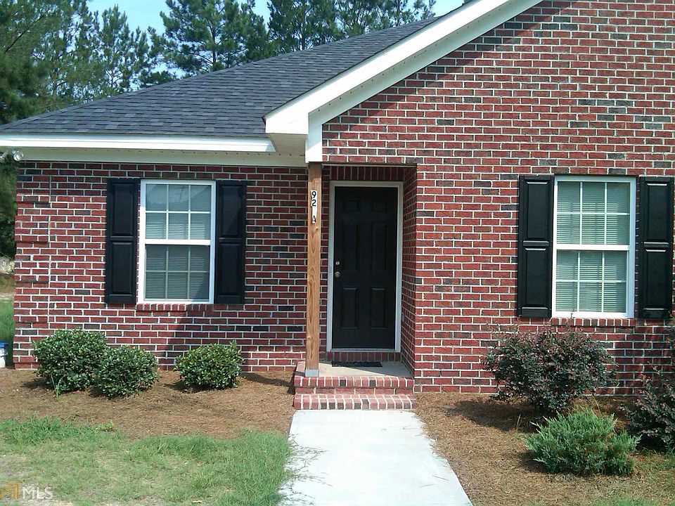 1st image of 925 Crossway Cottages Ln #A