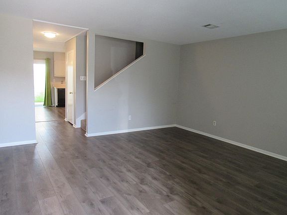 2nd image of 966 Sunmeadow Dr