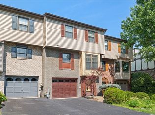 7376 Beacon Hill Dr, Pittsburgh, PA 15221