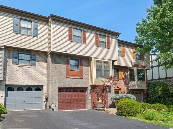 7376 Beacon Hill Dr, Pittsburgh, PA 15221