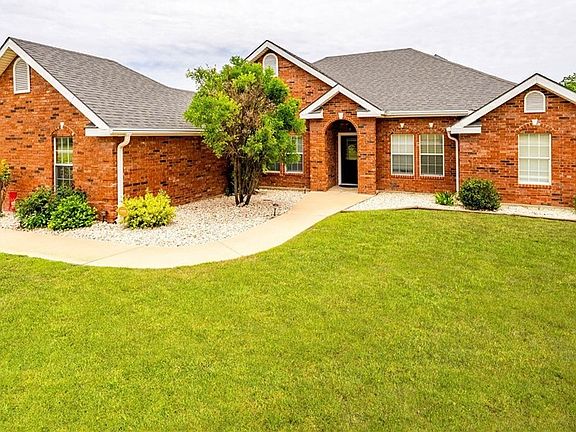 4th image of 300 Pauls Dr
