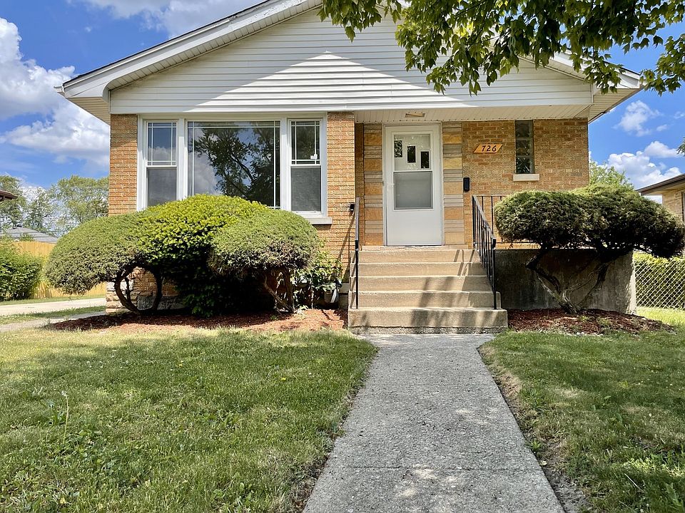 1st image of 726 E 154th Pl