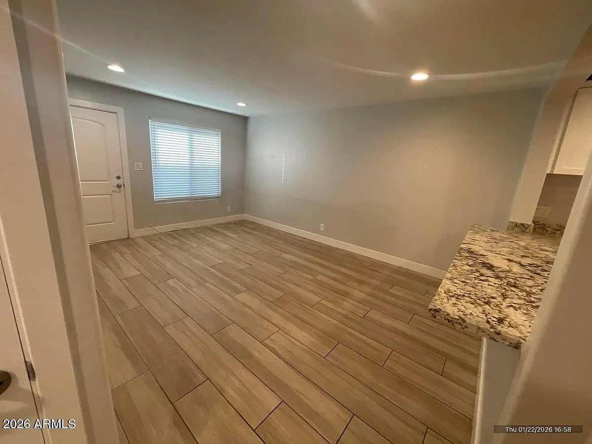 2 bed, 1.0 bath, 1695 sqft, $1,700 — Photo 4