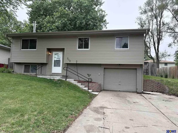 212 7th St, Ceresco, NE 68017