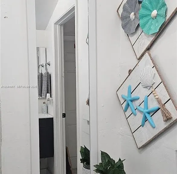 144 NW 7th Ave — Photo 20