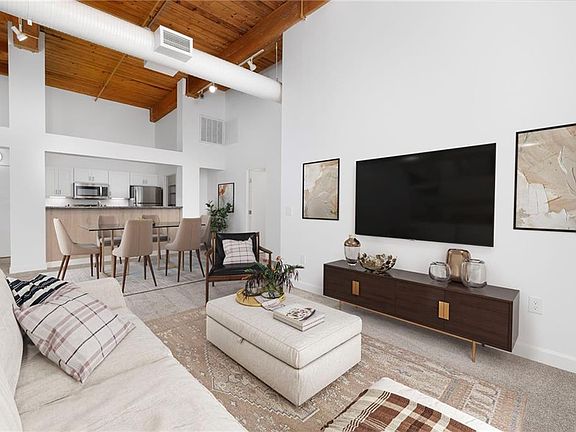 3rd image of 494 Woonasquatucket Ave APT 206