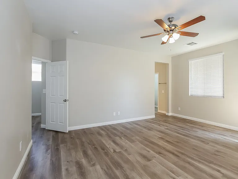 4404 Altamira Cave Dr — Photo 10