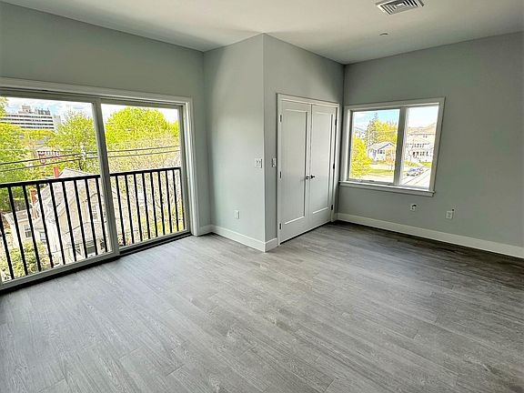 5th image of 118 Old Colony Ave #201