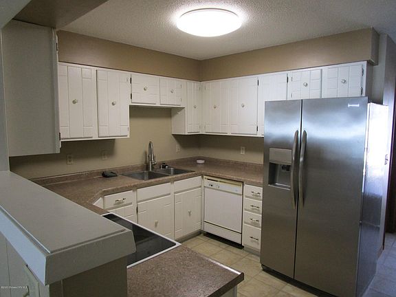 4th image of 412 1st Ave