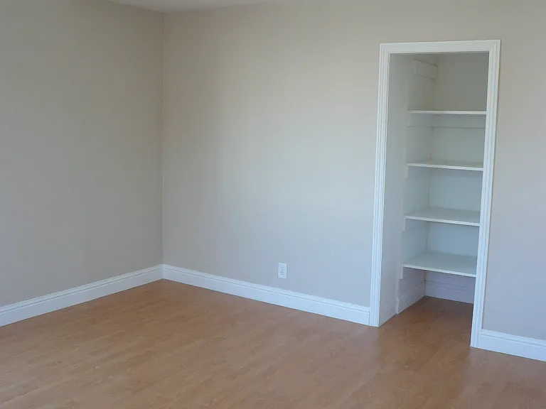 2345 Market St — Photo 4