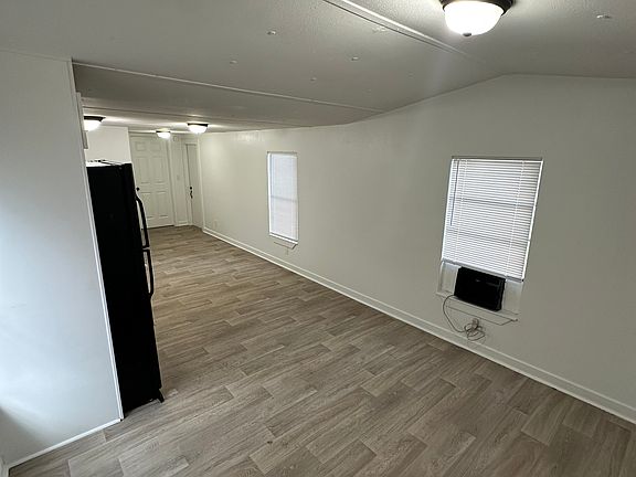 4th image of 722 N Chestnut Rd #726