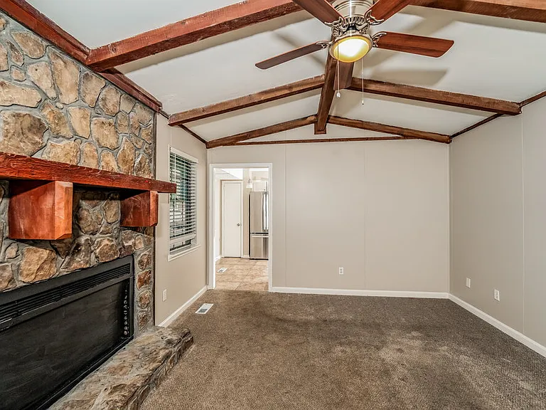 1100 Westchester Pkwy — Photo 5