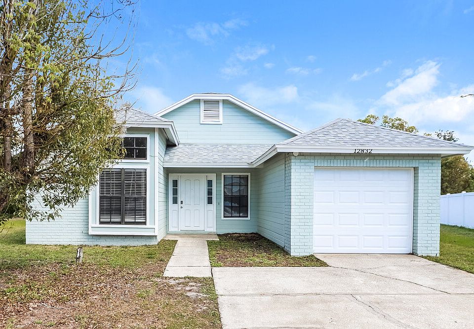1st image of 12832 Dunhill Dr