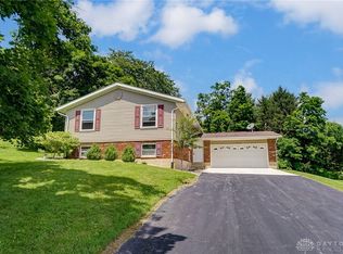 3550 Crescent Hill Rd, Springfield, OH 45502