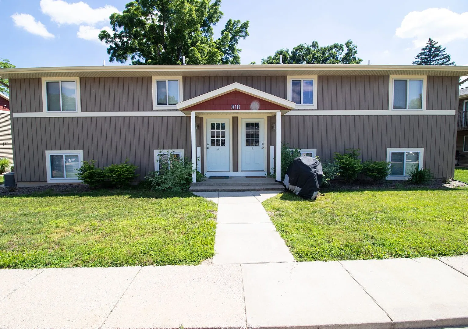 818 Grand Apt A-D — Photo 1