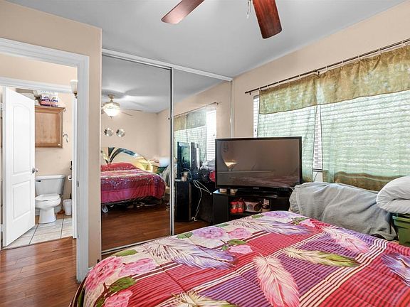 4th image of 800 N Mollison Ave Unit 10