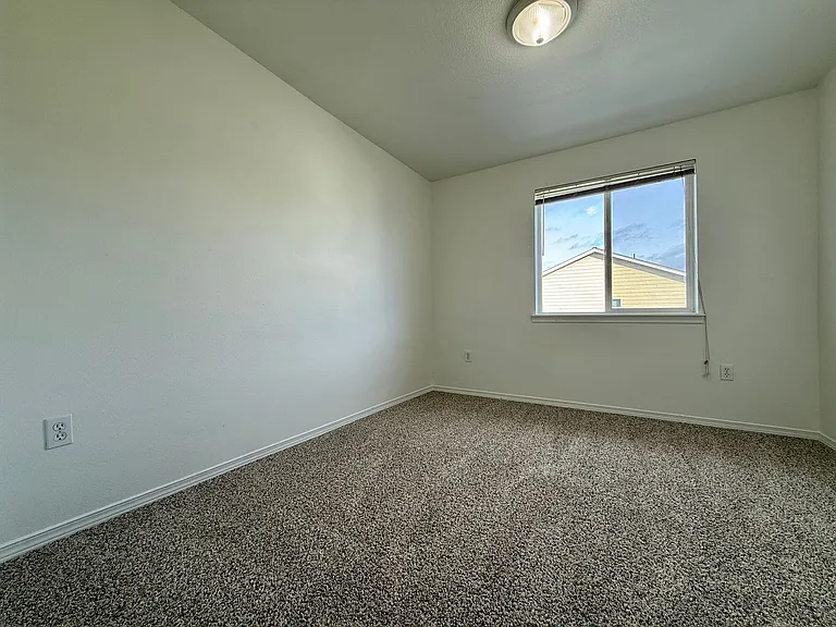 2561 NW Cedar Ave #3 — Photo 17