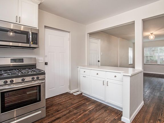 3rd image of 5842 Sunshine Dr #2