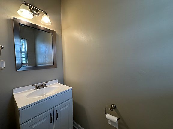 4th image of 5042 Kemps Lake Dr
