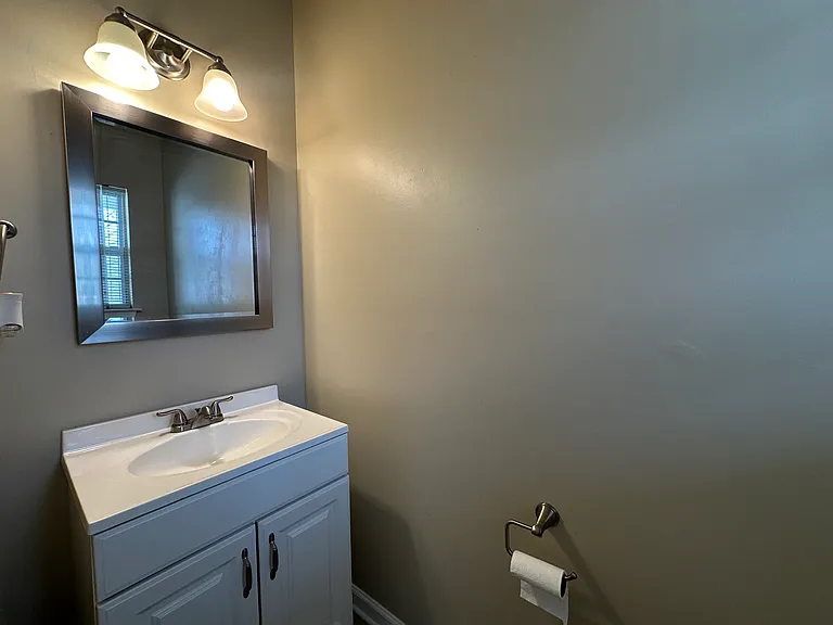 5042 Kemps Lake Dr — Photo 4