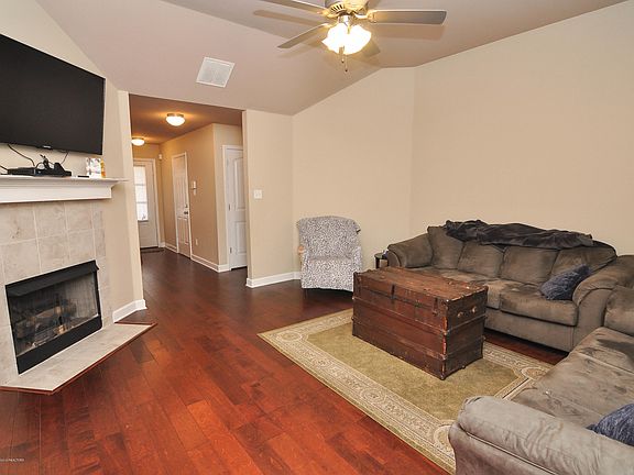 3rd image of 3757 Jordan View Dr