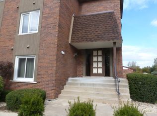 9450 Greenbriar Dr APT 2A, Hickory Hills, IL 60457