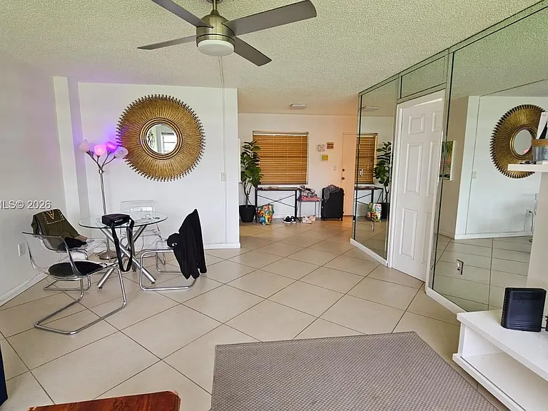 220 Kings Point Dr #105 — Photo 5