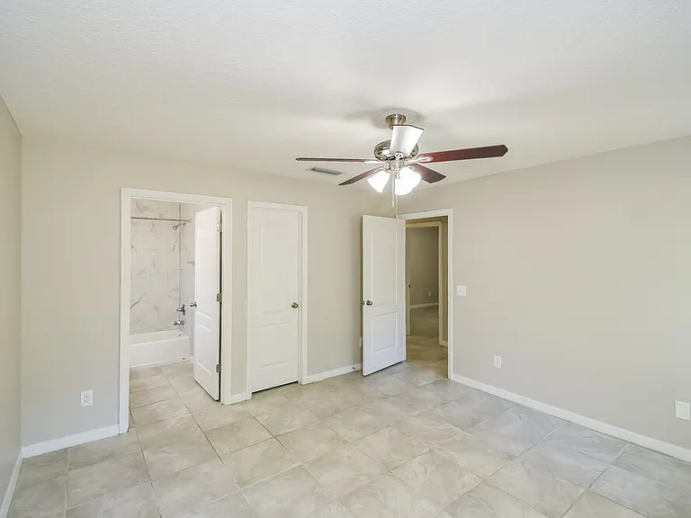 1040 W 7th St — Photo 12