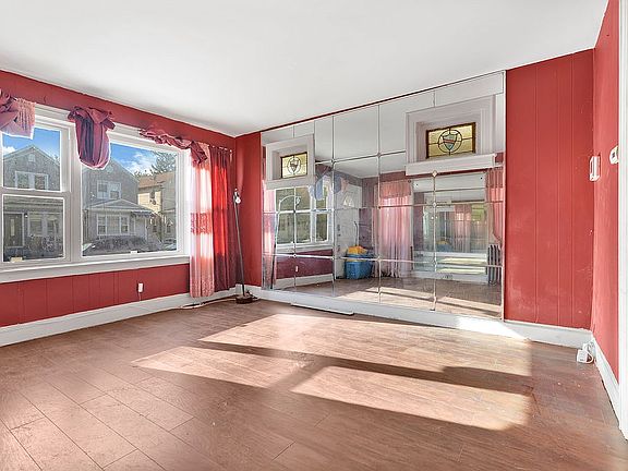 4th image of 11631 148th St