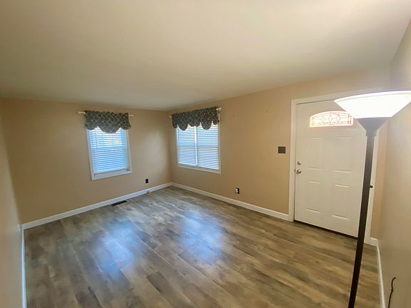 5th image of 2543 Avon Dr
