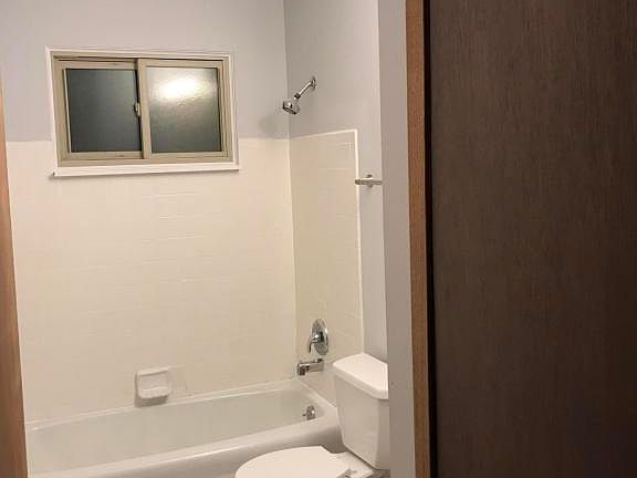 5th image of 1601 Williams Ave