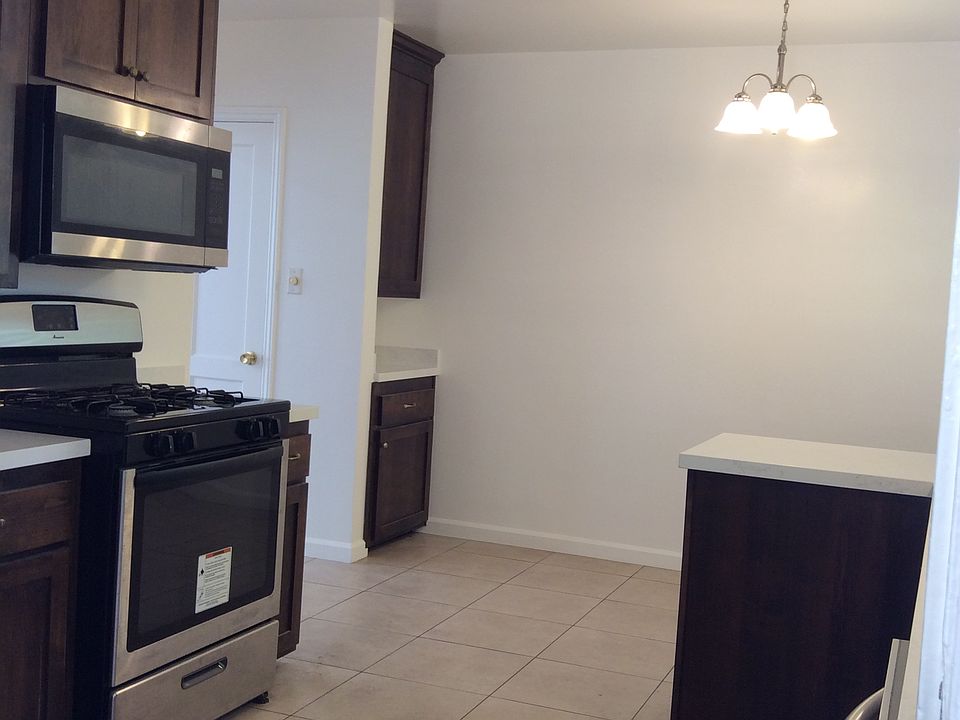 More kitchen.