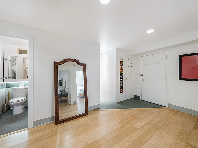 456 W 49th St #1 — Photo 36