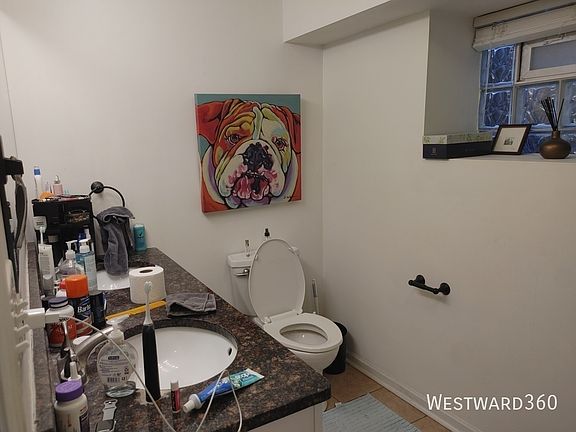 3rd image of 2102 W Belle Plaine Ave APT G