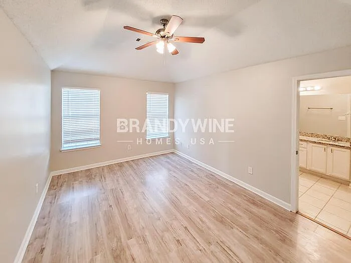 4890 Phipps Dr — Photo 11