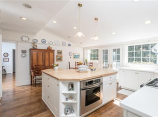 2 Parsons Ln, Rochester, NY 14610