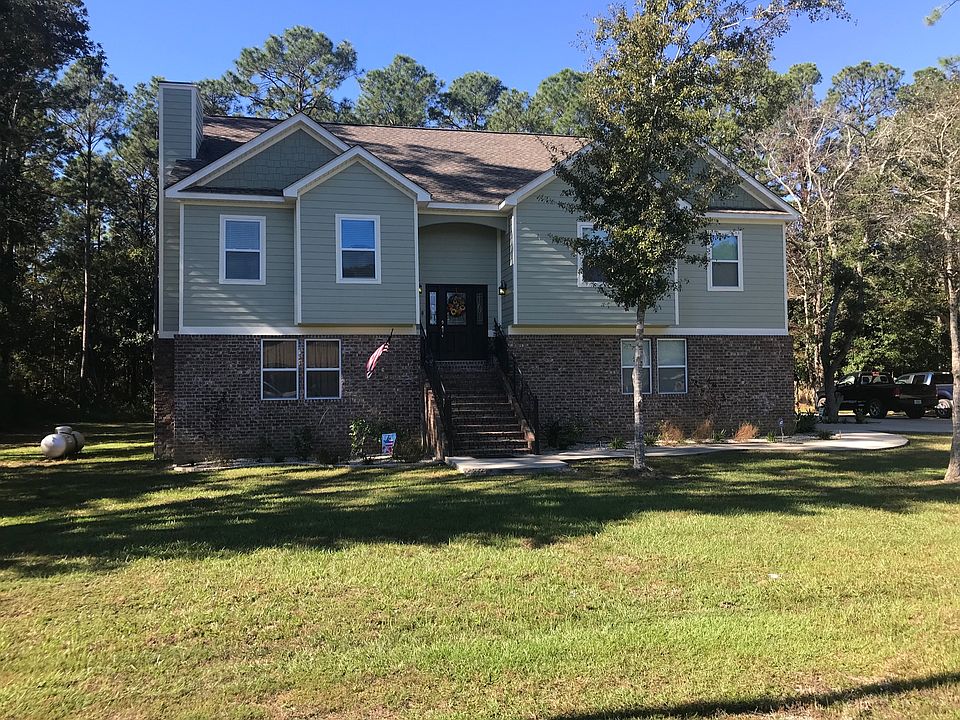 2nd image of 1315 Main St