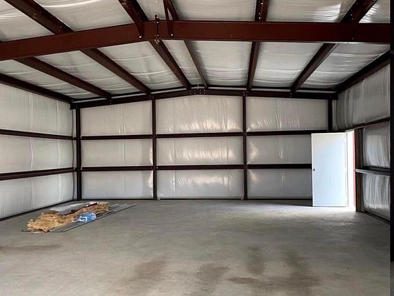 3rd image of 4015 Emory Rd