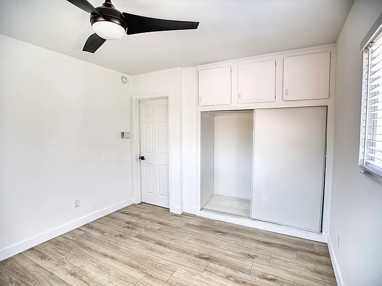 2021-2027 W Jefferson Blvd — Photo 13