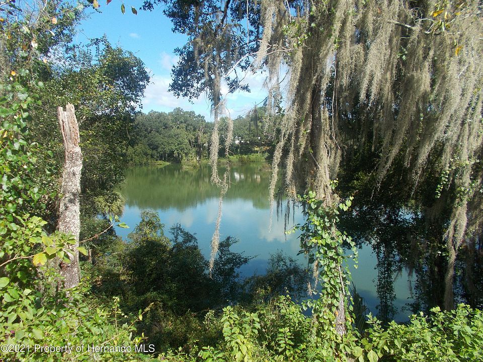 2nd image of 2787 N Canterbury Lake Dr
