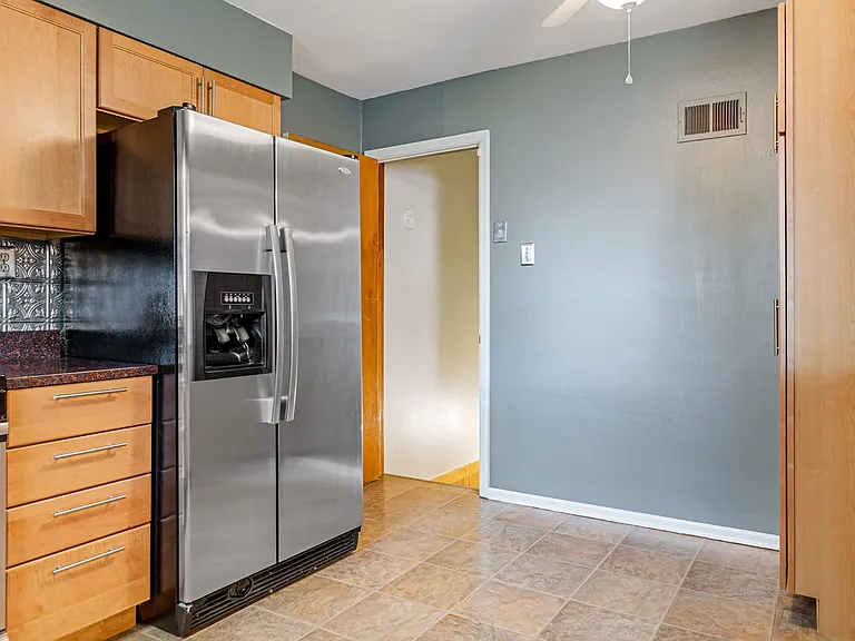 3844 Robert Ave — Photo 9