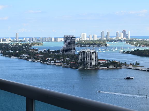 2nd image of 1800 N Bayshore Dr APT 2712