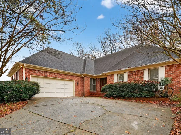 6251 Southland Forest Dr, Stone Mountain, GA 30087