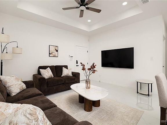 5th image of 808 Mountain Rd #1