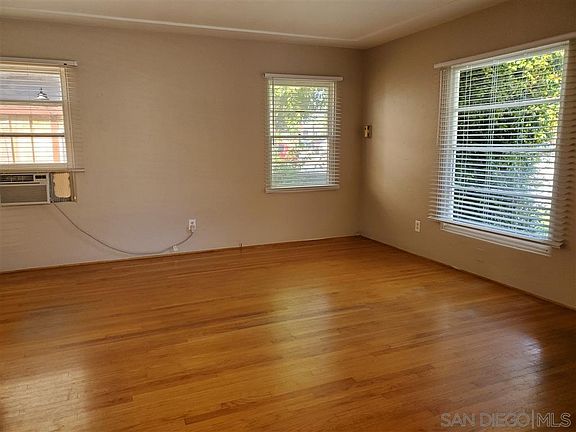 4th image of 4452 Dawson Ave