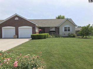 1116 Cobblestone Ct, McPherson, KS 67460